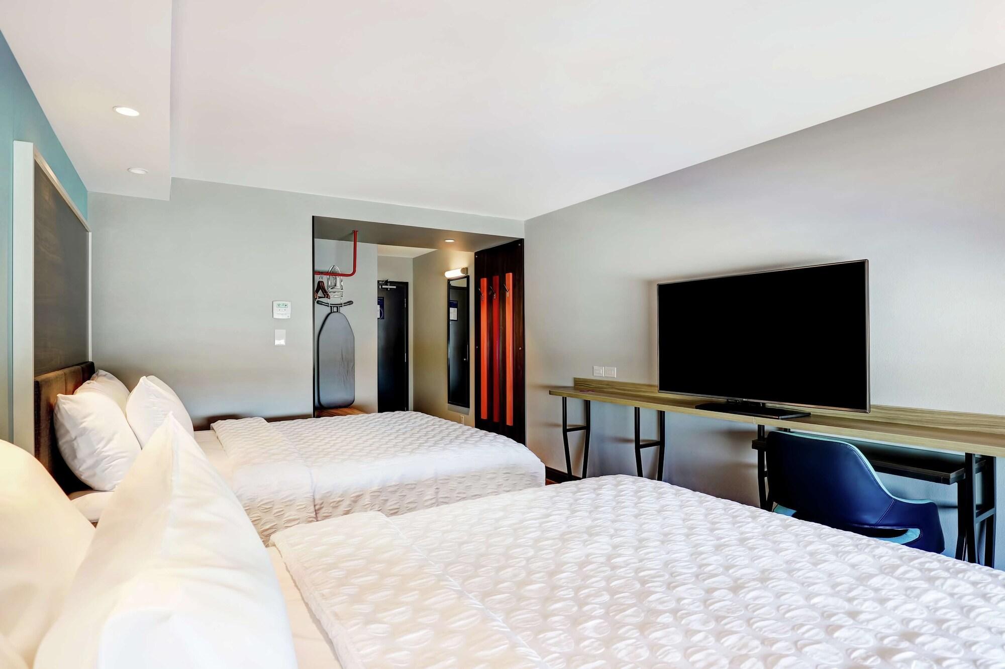 Tru By Hilton Edmonton Windermere Εξωτερικό φωτογραφία