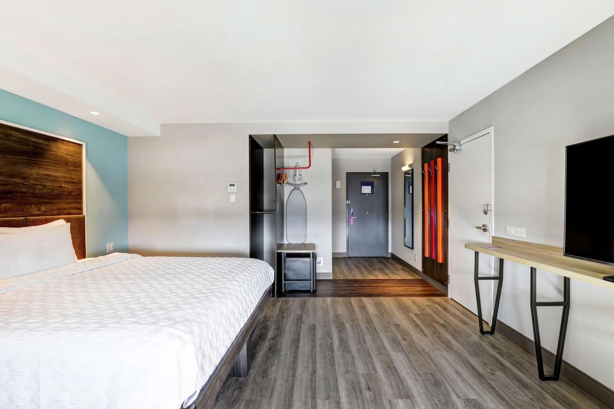 Tru By Hilton Edmonton Windermere Εξωτερικό φωτογραφία
