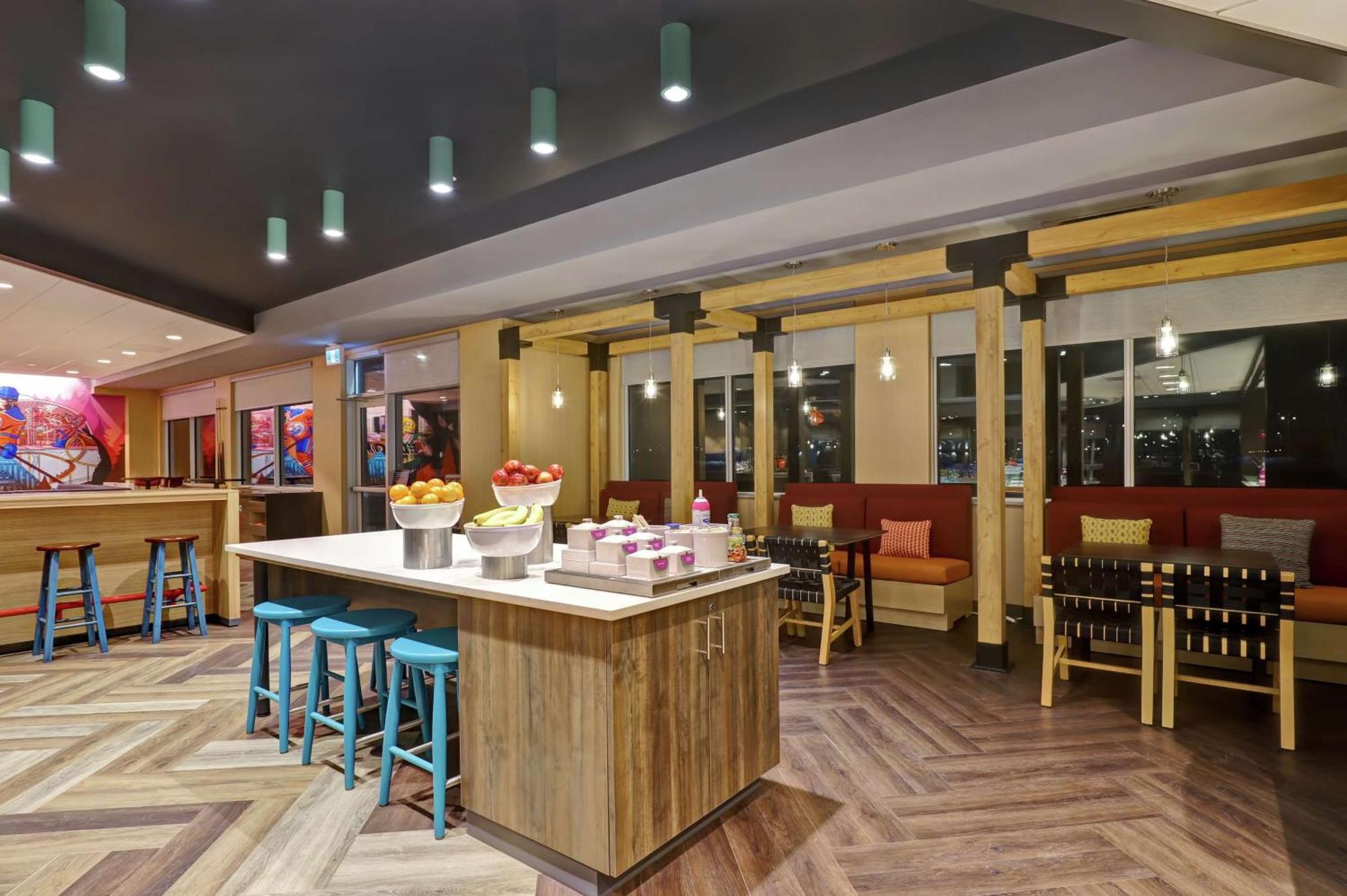 Tru By Hilton Edmonton Windermere Εξωτερικό φωτογραφία